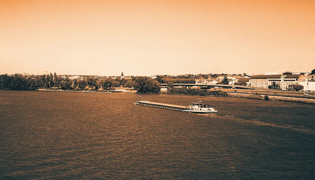 Le Rhône vu depuis le pont Frédéric-Mistral, à Valence